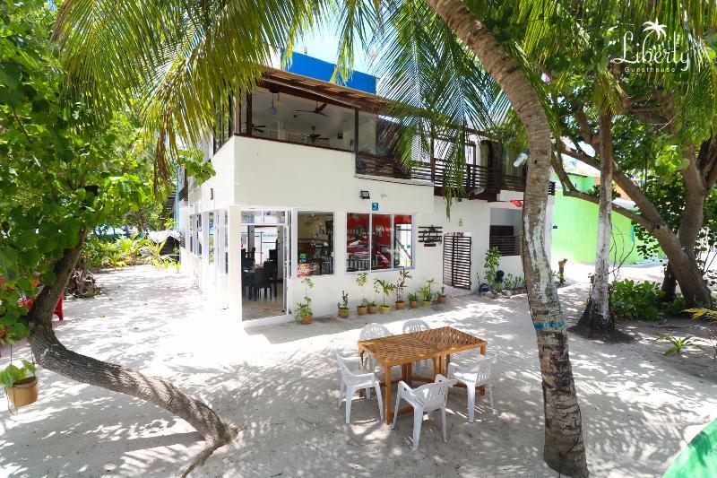 Liberty Guest House Maldives Mahibadhoo Екстериор снимка